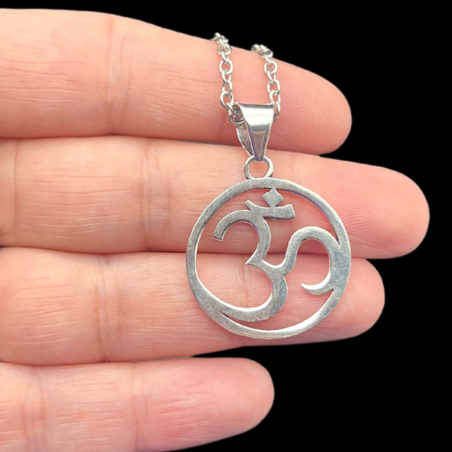 Om Pendentif en Acier Inoxydable